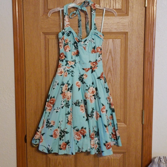 Hot Topic Dresses & Skirts - Turquoise Floral Halter Dress